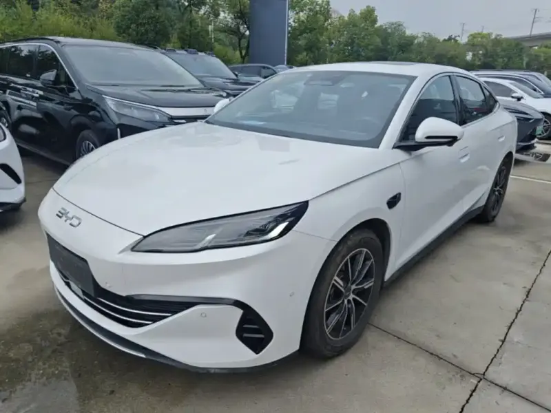 BYD 06, 2025