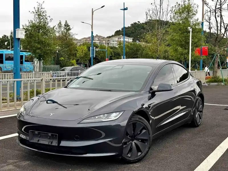 Tesla Model 3, 2024