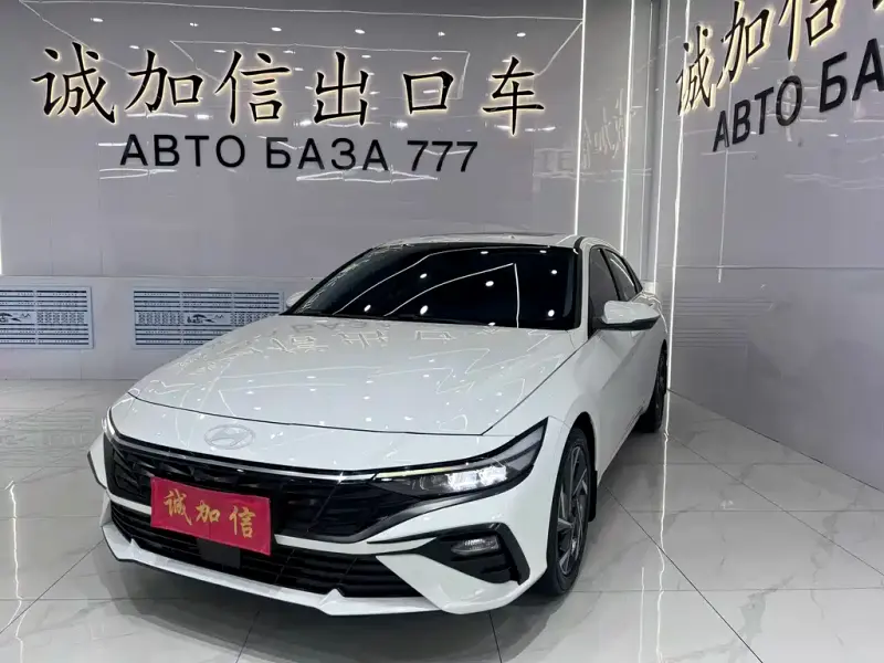 Hyundai Elantra, 2023