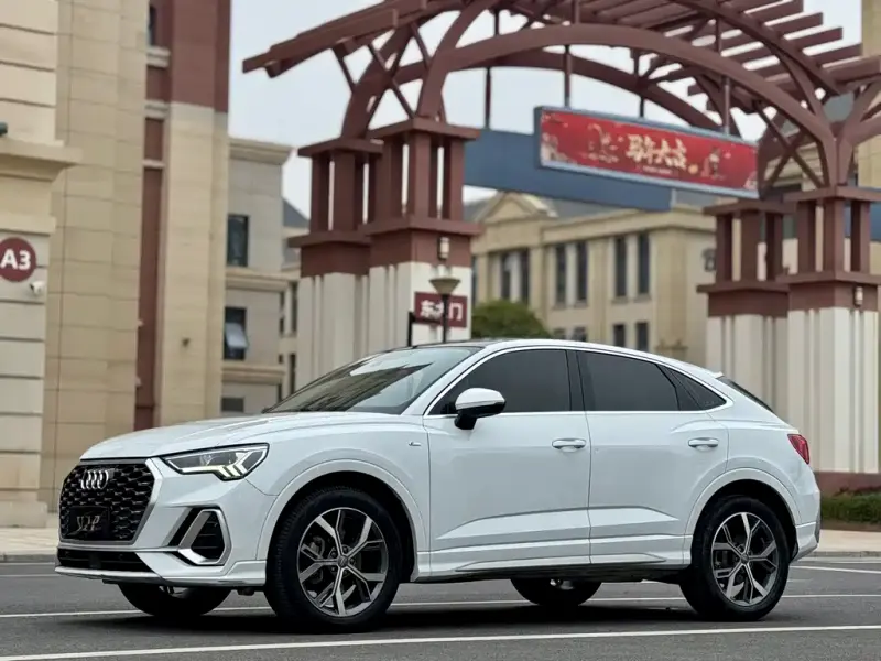 Audi Q3 Sportback, 2021
