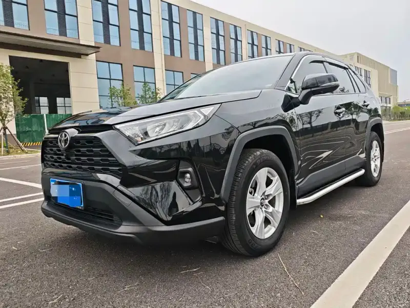 Toyota RAV4, 2023