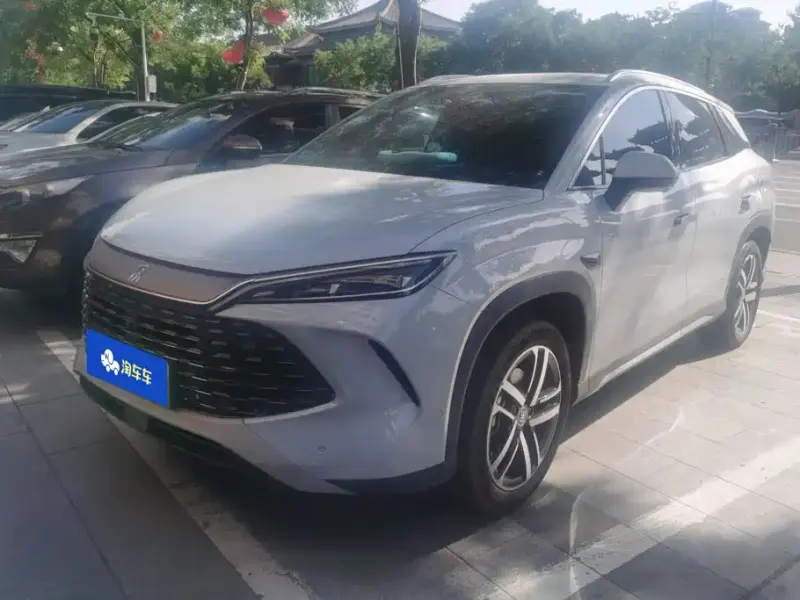 BYD L DM-i, 2025