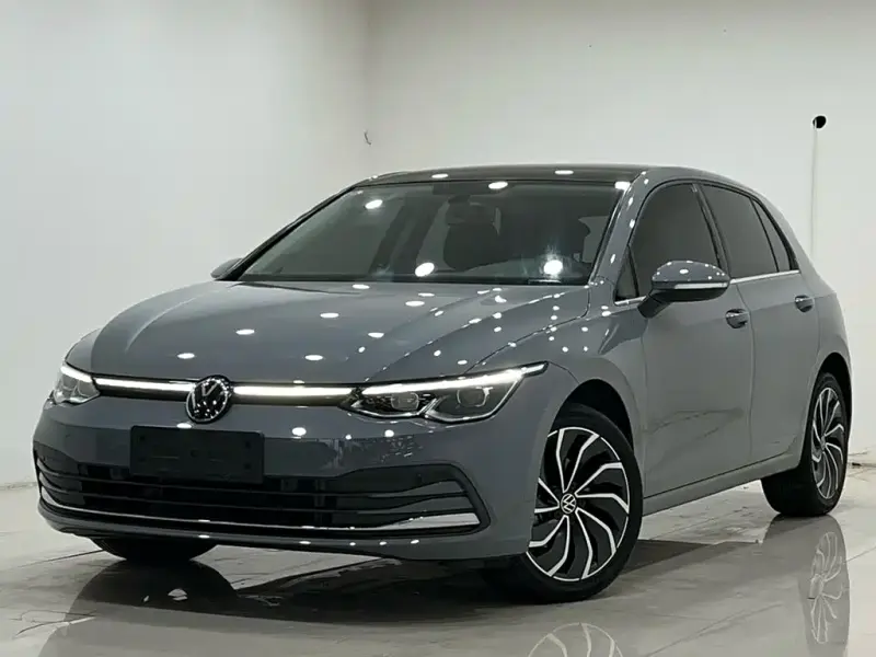 Volkswagen Golf, 2022