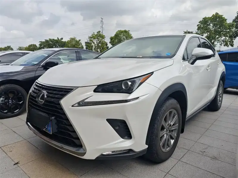 Lexus NX, 2018