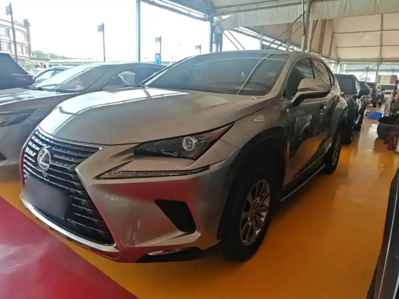 Lexus NX, 2020