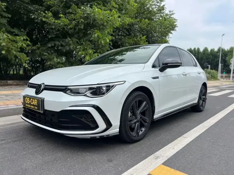 Volkswagen Golf, 2022