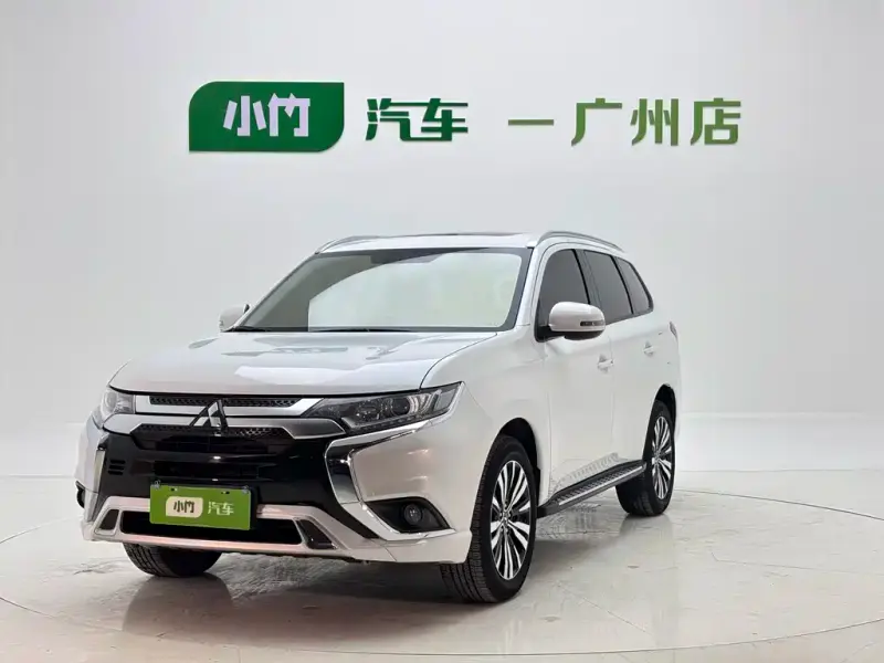 Mitsubishi Outlander, 2023