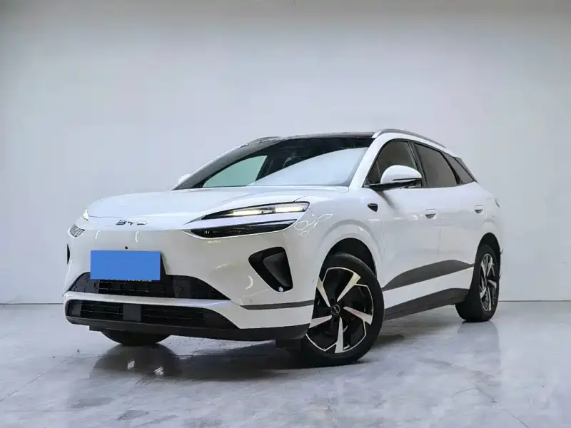 BYD 06, 2025