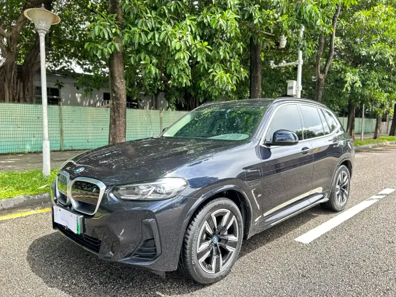 BMW iX3, 2023