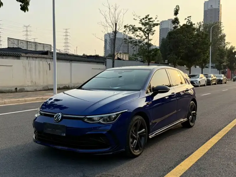 Volkswagen Golf, 2022