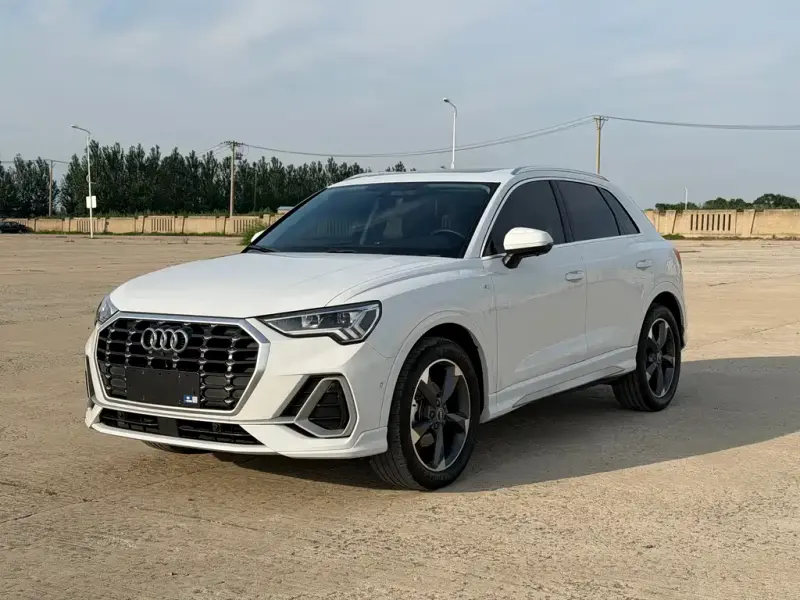 Audi Q3, 2022