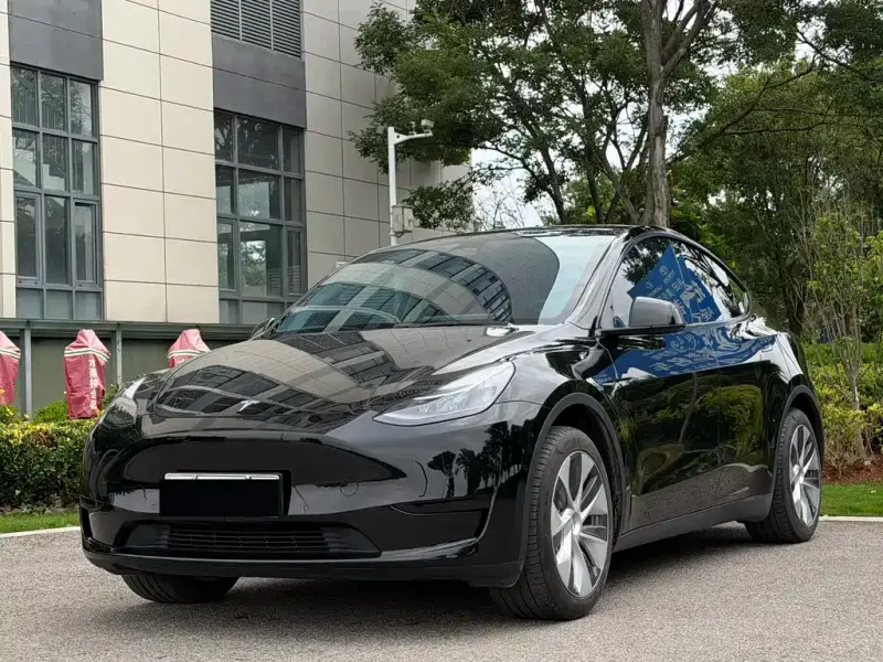 Tesla Model Y, 2023
