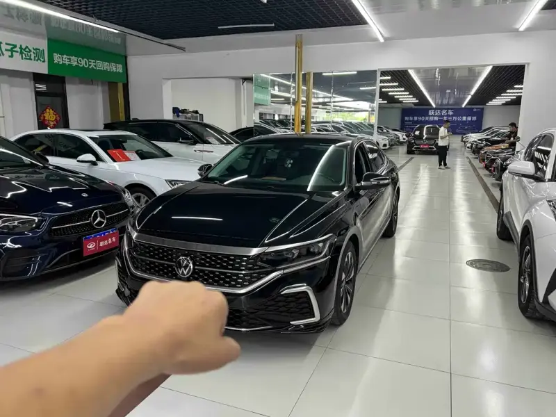 Volkswagen Passat, 2023