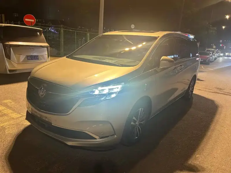 Buick GL8, 2022