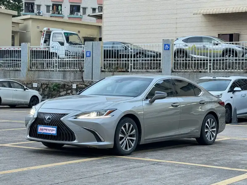 Lexus ES, 2018