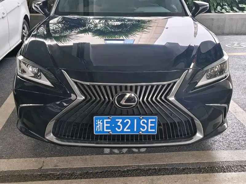 Lexus ES, 2021