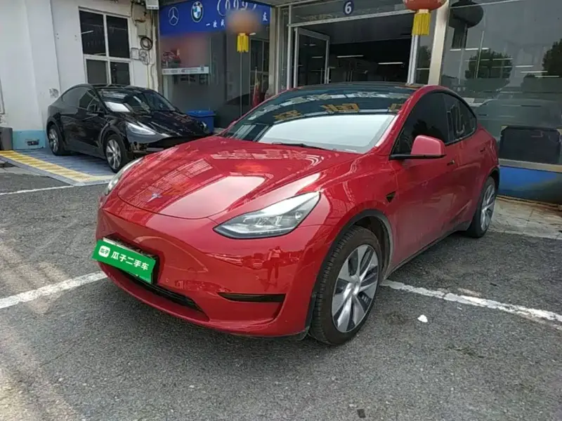 Tesla Model Y, 2023