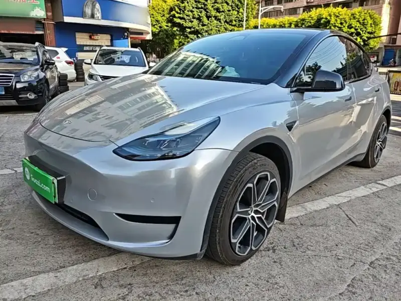Tesla Model Y, 2023