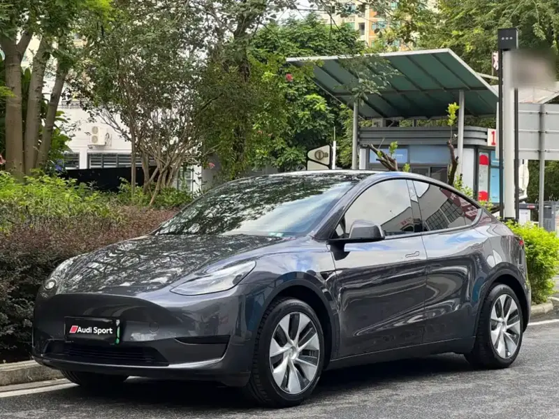 Tesla Model Y, 2023