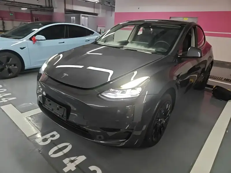 Tesla Model Y, 2023