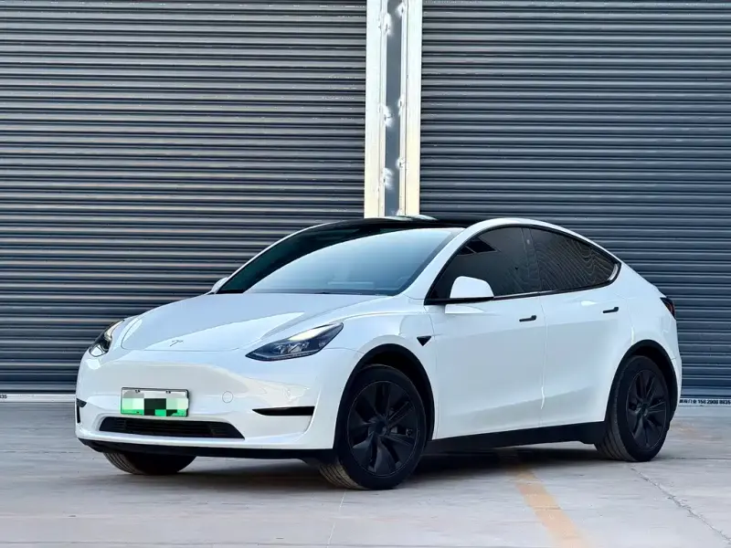 Tesla Model Y, 2023