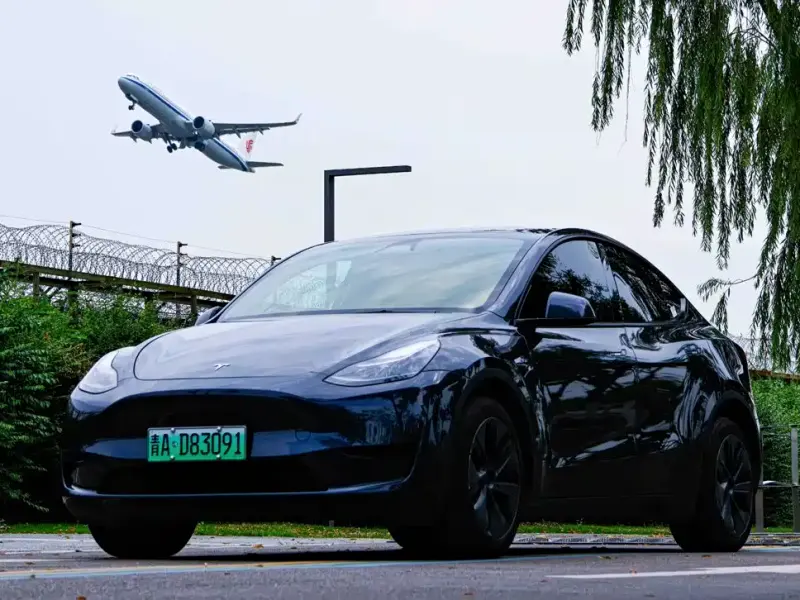 Tesla Model Y, 2024