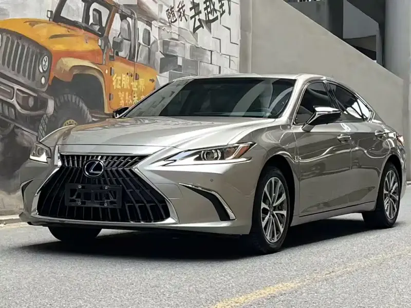 Lexus ES, 2024