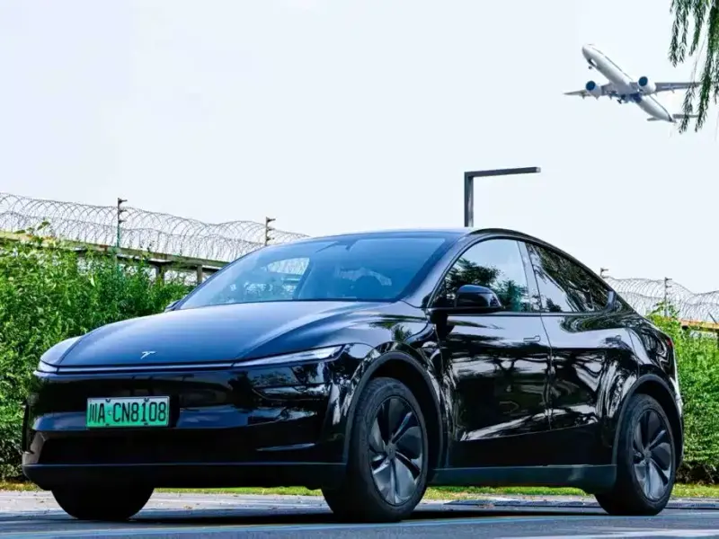 Tesla Model Y, 2025