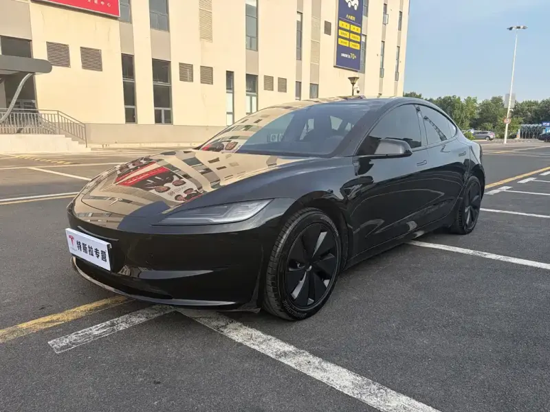 Tesla Model 3, 2025