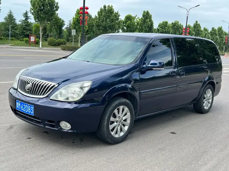 Buick GL8, 2011