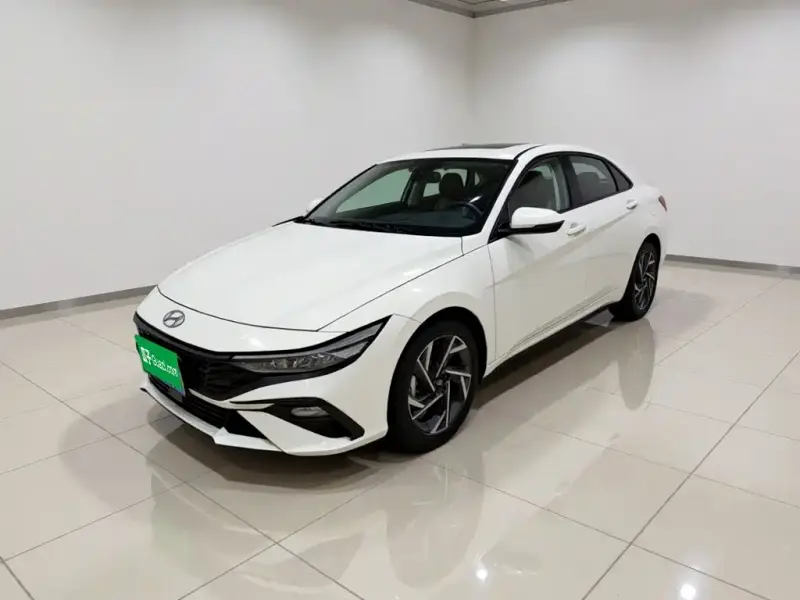 Hyundai Elantra, 2024