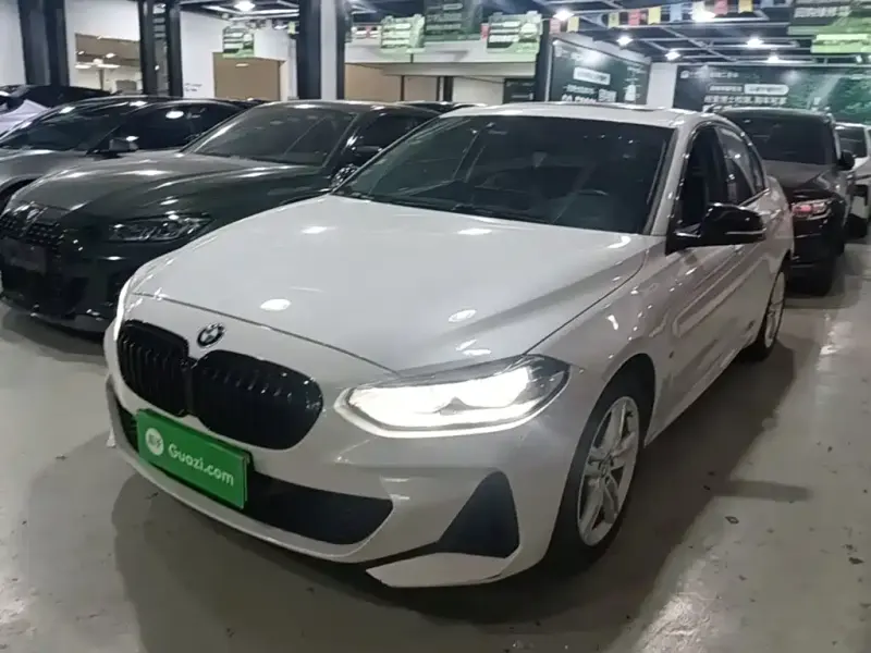 BMW 1 Series, 2022