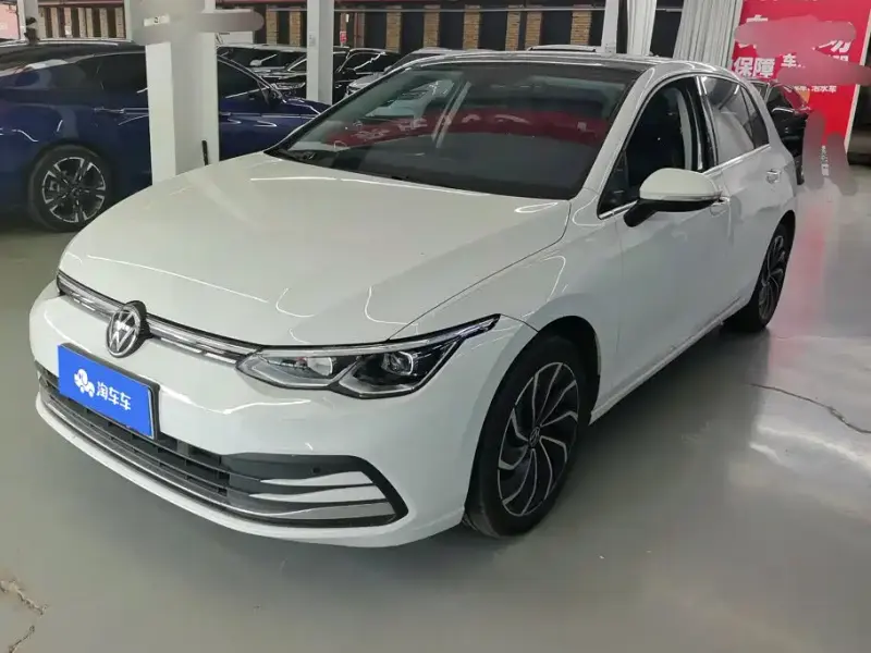 Volkswagen Golf, 2024
