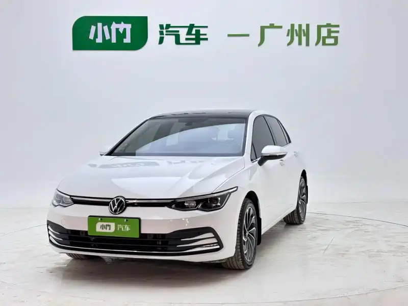 Volkswagen Golf, 2023