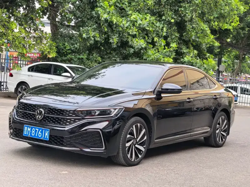 Volkswagen Passat, 2023