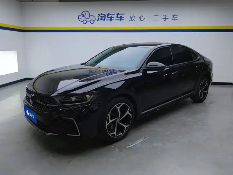 Volkswagen Passat, 2023