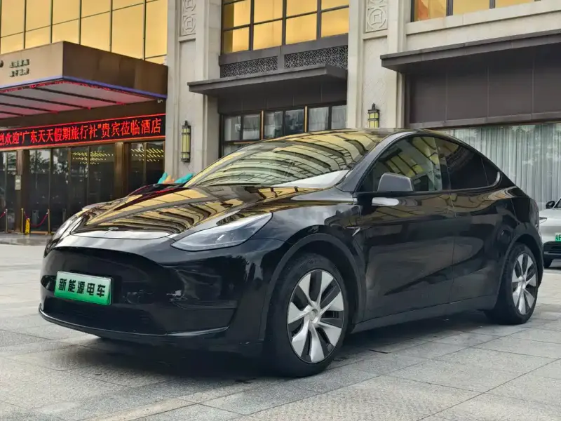 Tesla Model Y, 2022