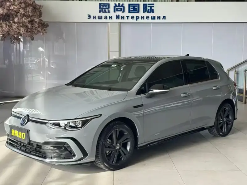 Volkswagen Golf, 2022