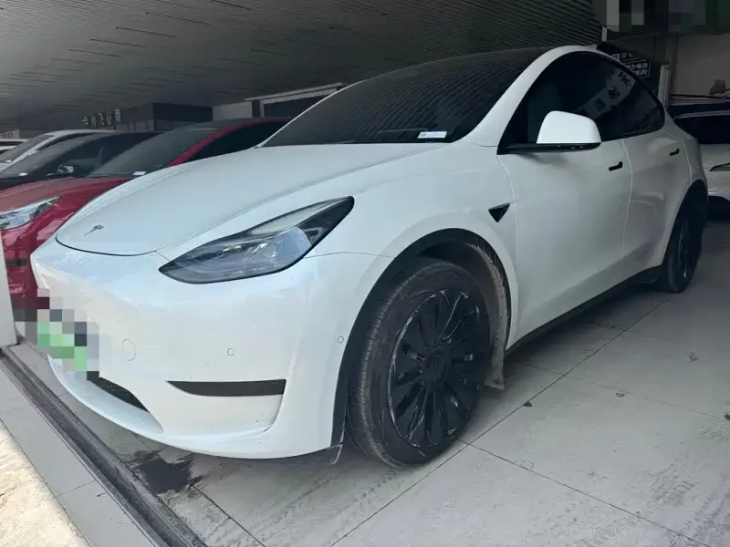 Tesla Model Y, 2023