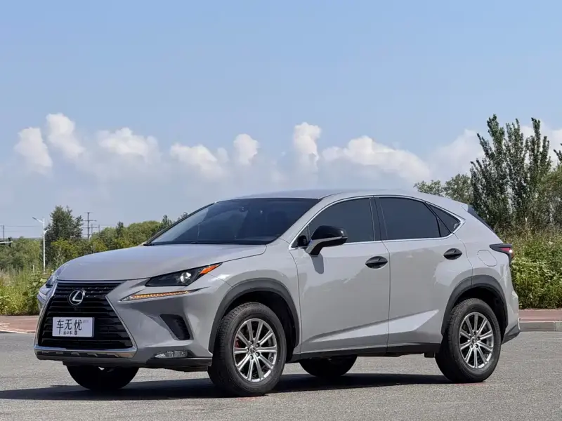 Lexus NX, 2020