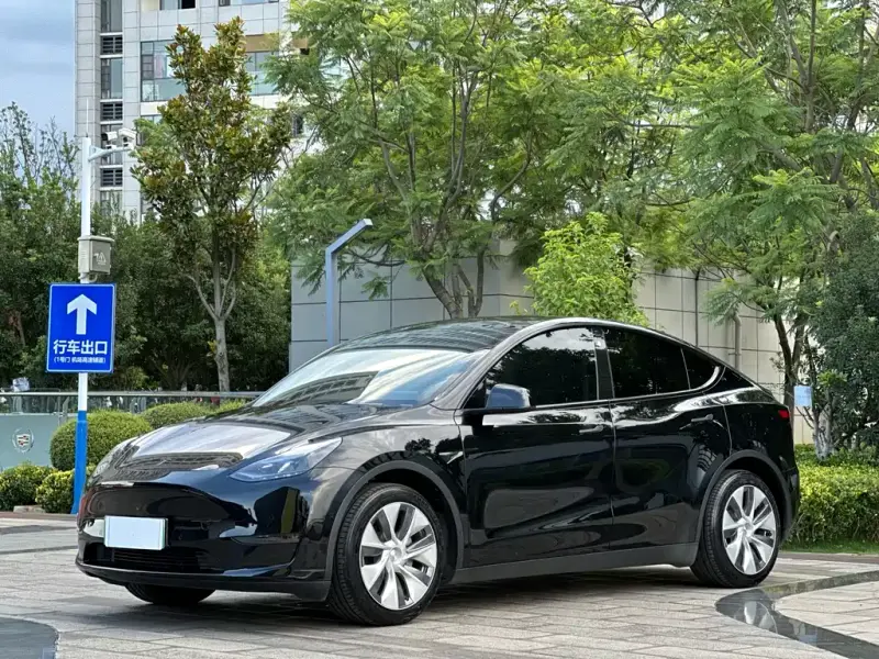 Tesla Model Y, 2022