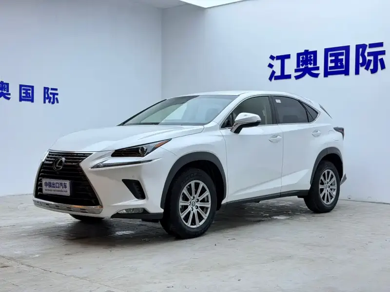 Lexus NX, 2021