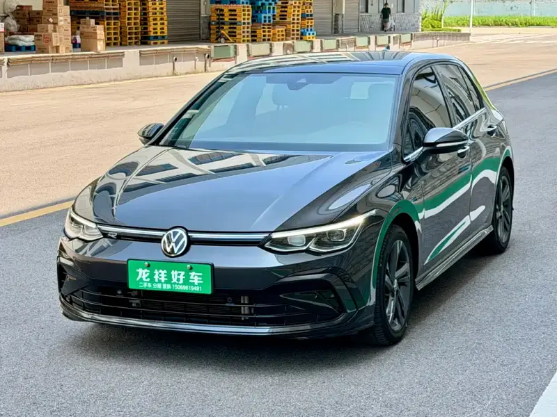 Volkswagen Golf, 2022