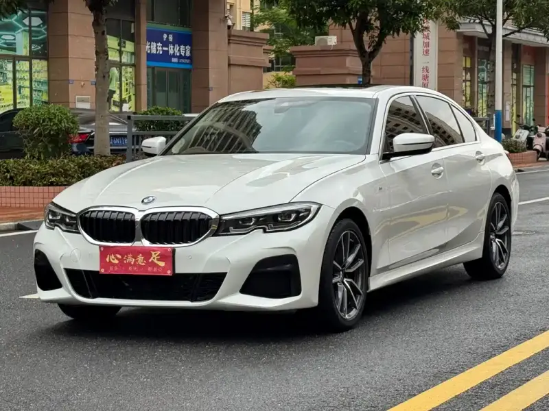 BMW 3 Series, 2022