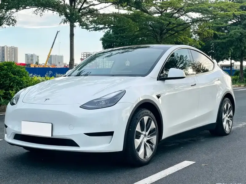 Tesla Model Y, 2023