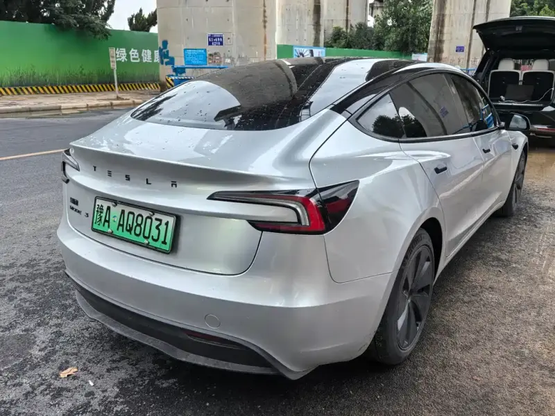 Tesla Model 3, 2024
