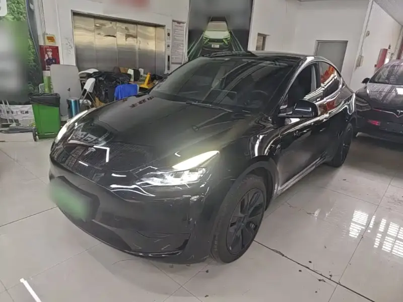 Tesla Model Y, 2023