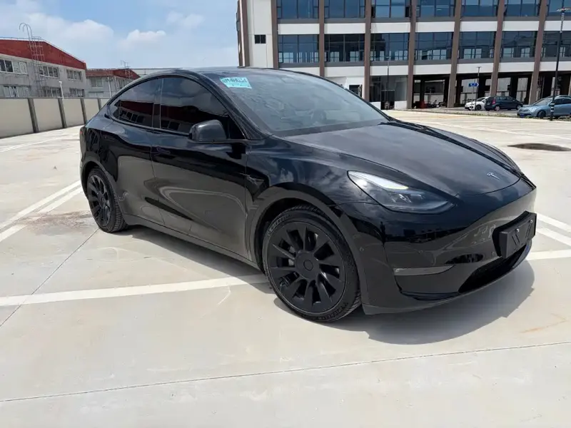 Tesla Model Y, 2023