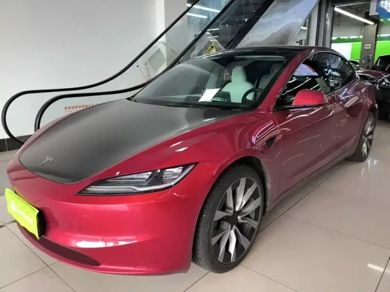 Tesla Model 3, 2024