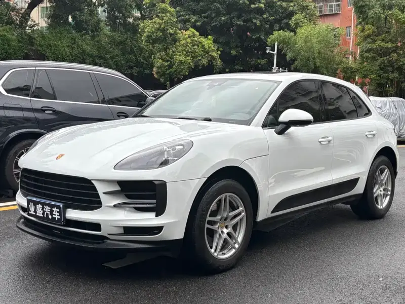 Porsche Macan, 2021
